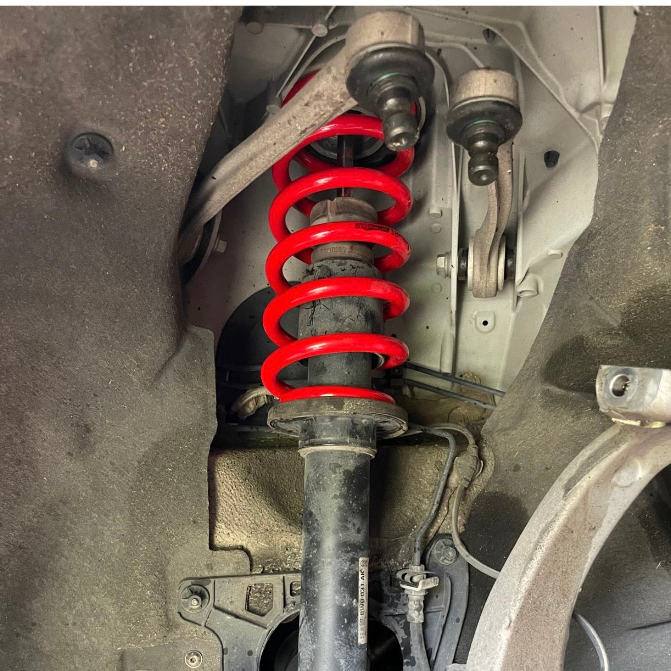 MOLLE DI ABBASSAMENTO -30 MM AUDI A4 B9 AVANT 2.0 TDI / 2.0 TFSI MTS