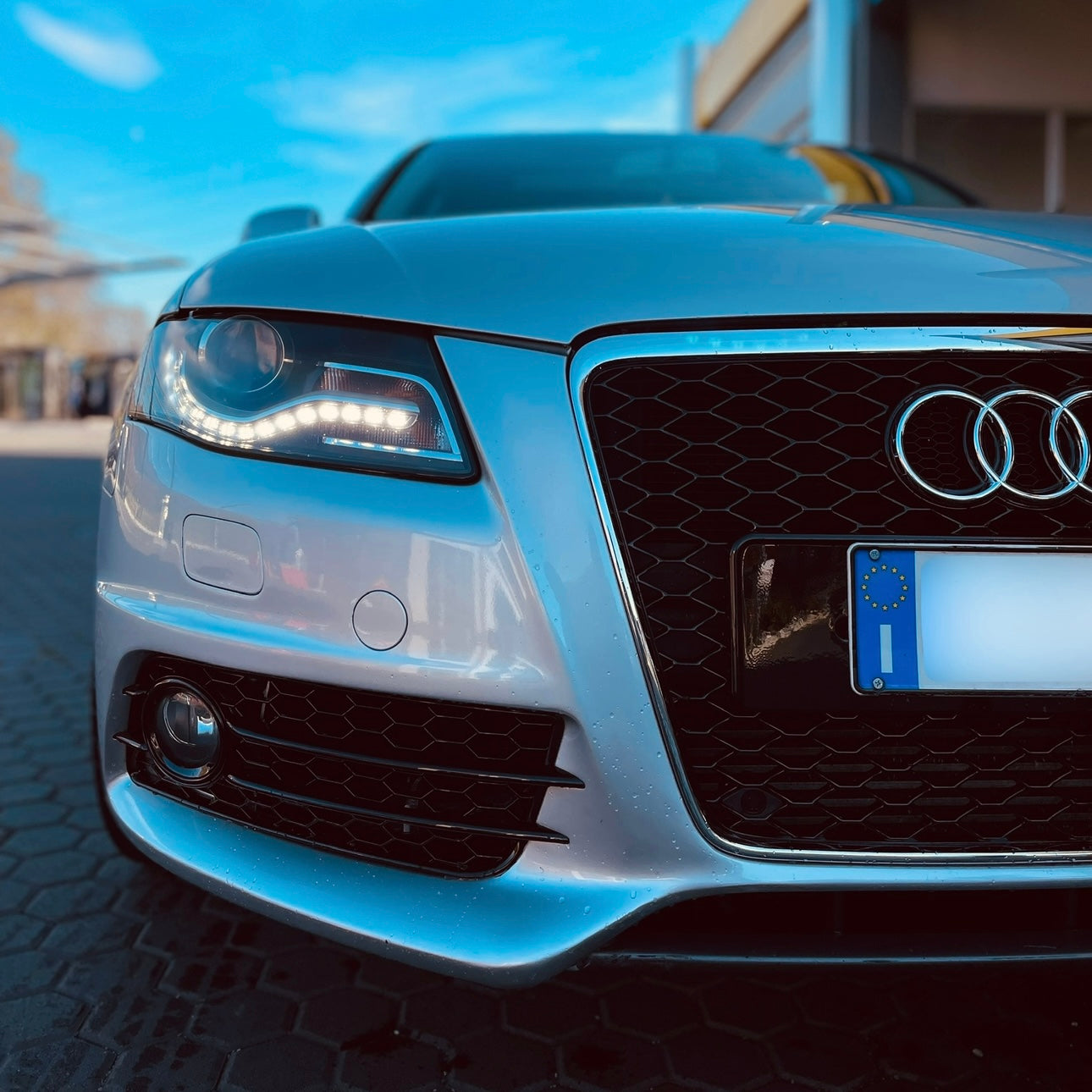 FANALI ANTERIORI AUDI A4 B8 08-12 CON LUCE DIURNA A LED