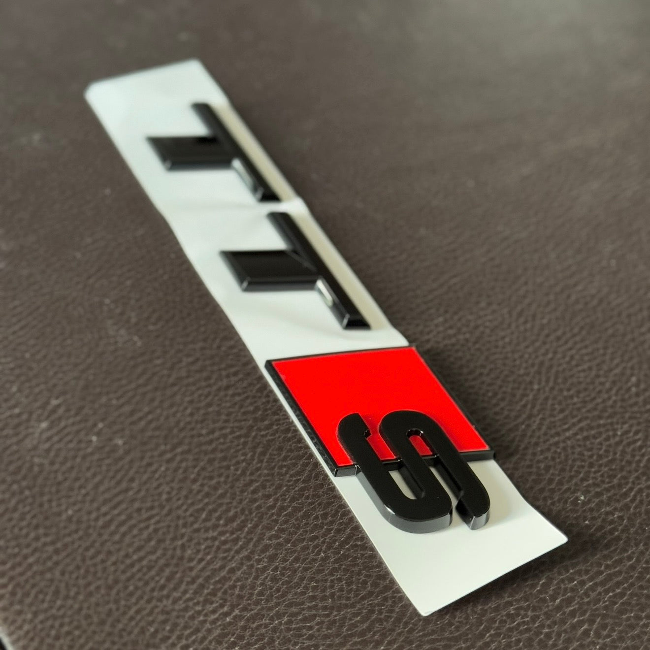 BADGE NERO BAULE POSTERIORE