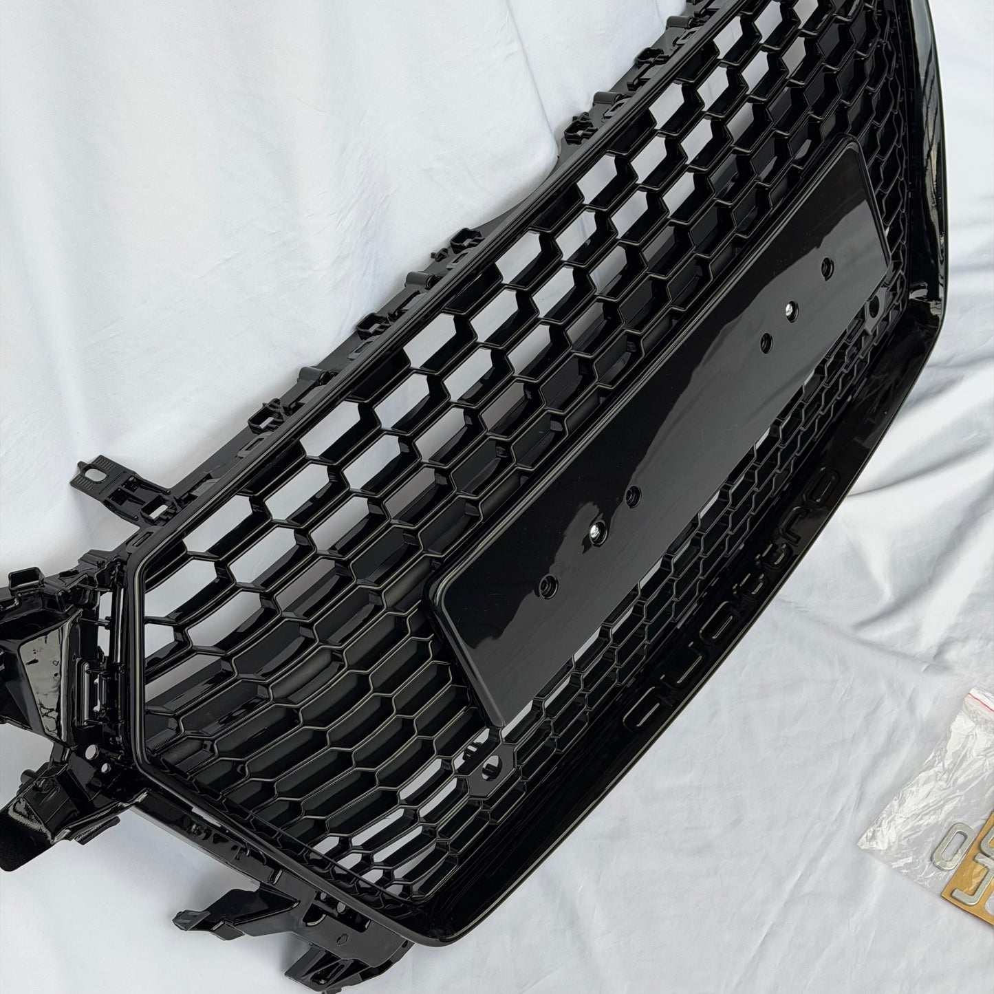 GRIGLIA TT 8S MK3 2014-2023 TIPO RS QUATTRO